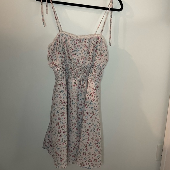 Dresses & Skirts - Francesca’s Jun & Ivy floral Sun dress